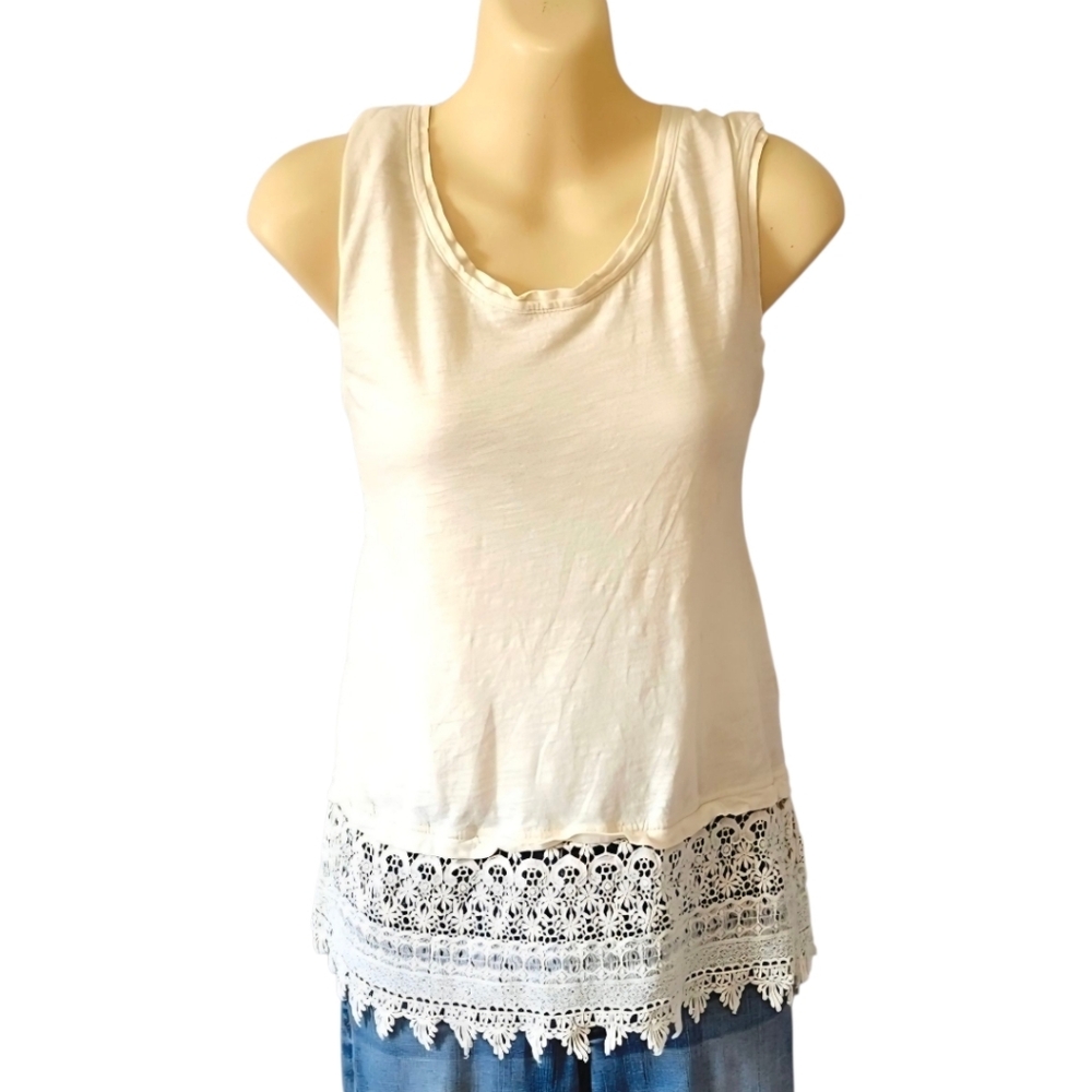 Off-White tank with Lace detail   Medium